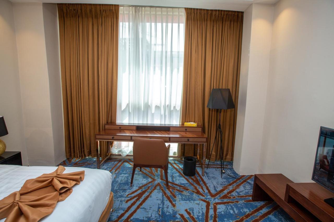 Hôtel Fleur de Lys Point E Dakar Extérieur photo