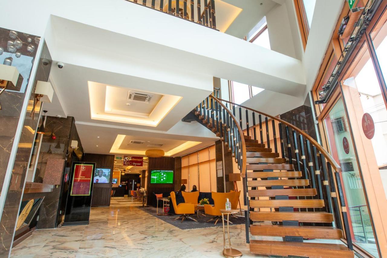 Hôtel Fleur de Lys Point E Dakar Extérieur photo